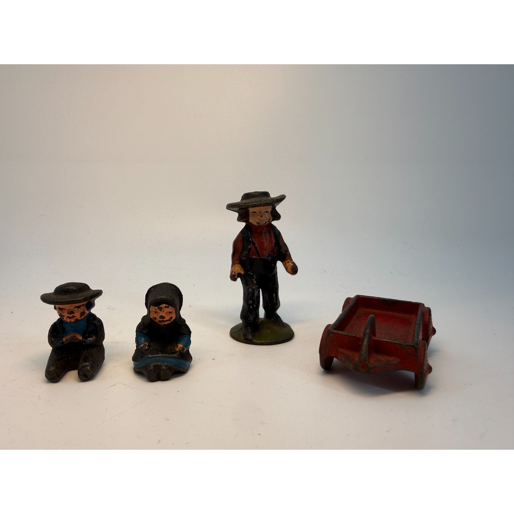 Vintage‎ Wilton Cast Iron Amish Family Figures With Red Wagon Dad Kids Minitures